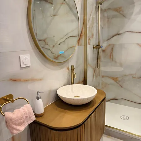 L'instant - Center - Jacuzzi Appartement *