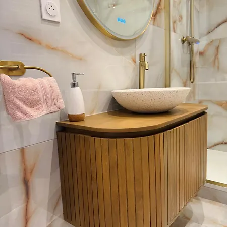 L'instant - Center - Jacuzzi Appartement *